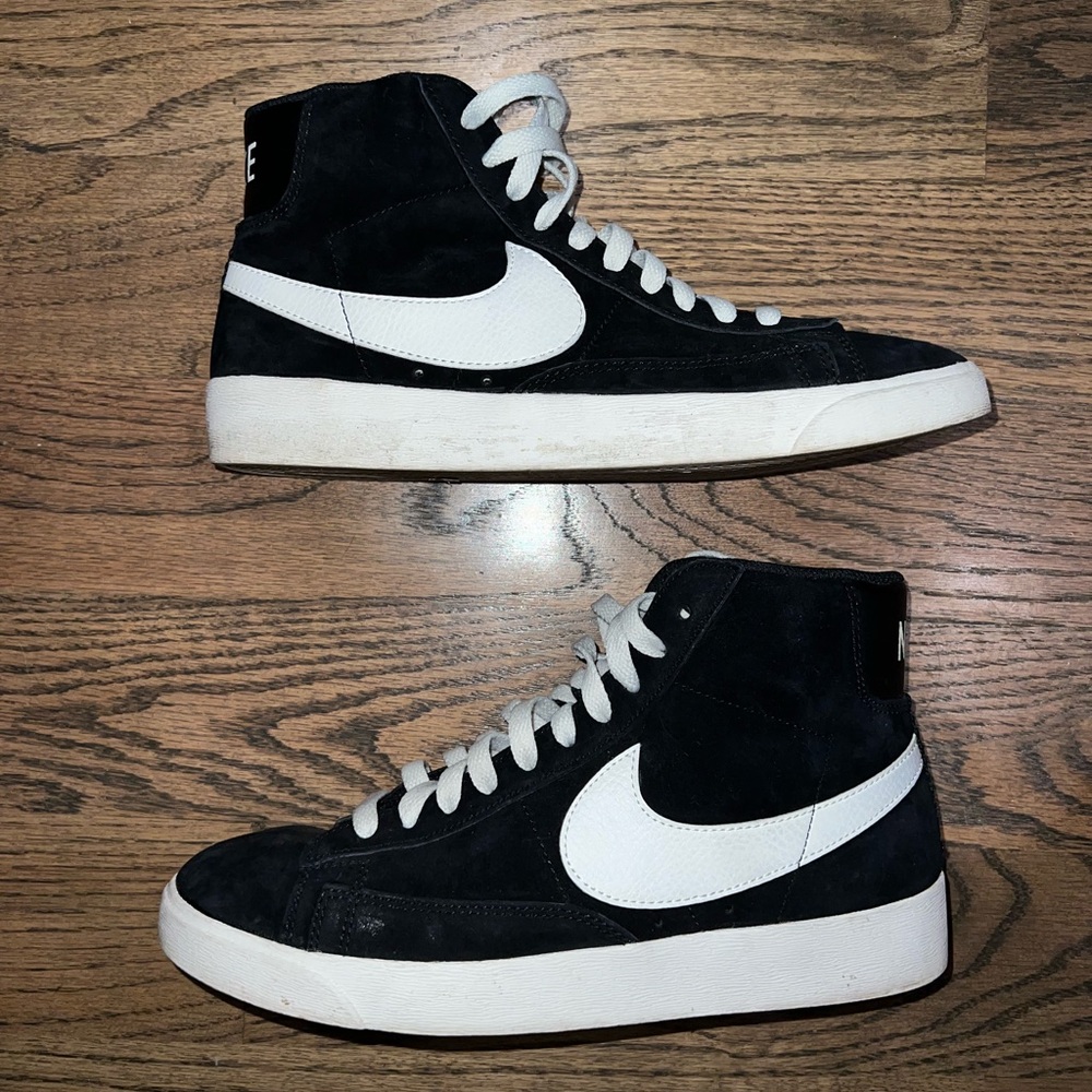 NIKE BLAZER SHOES